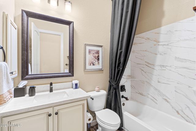 2471 E ROBIN Court, Gilbert, AZ 85296