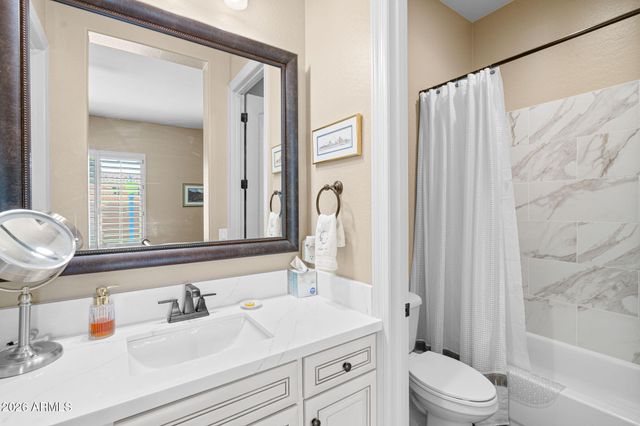 2471 E ROBIN Court, Gilbert, AZ 85296