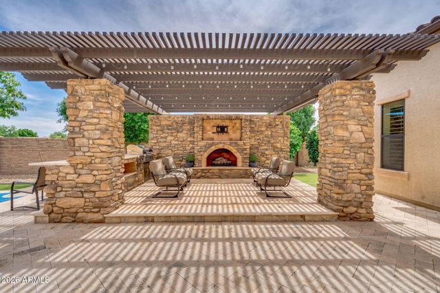 2471 E ROBIN Court, Gilbert, AZ 85296