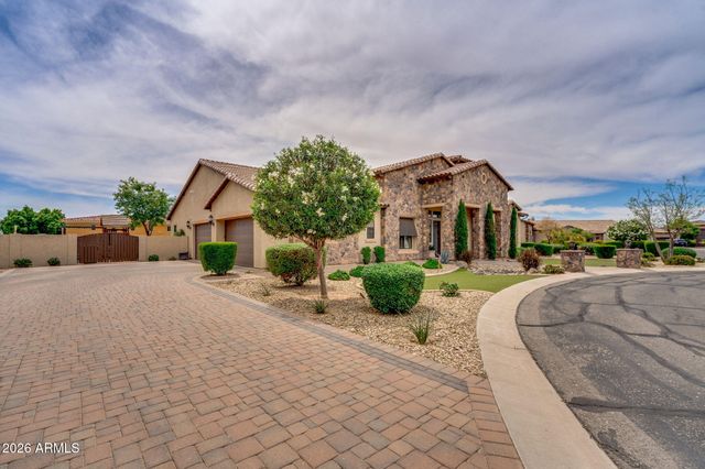 2471 E ROBIN Court, Gilbert, AZ 85296