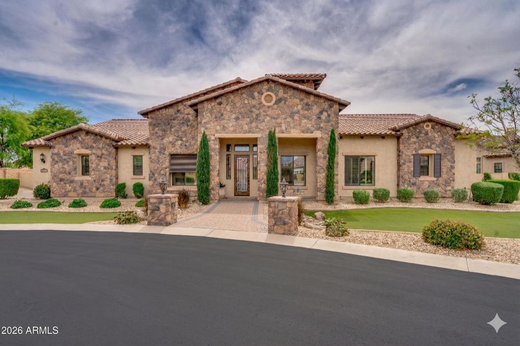 2471 E ROBIN Court, Gilbert, AZ 85296 — photo 2