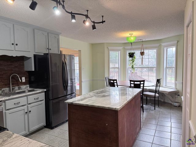 207 Gleneagle Drive, Byron, GA 31008