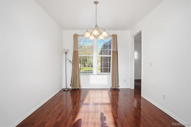 2240 Paddock Lane, Canton, MI 48188