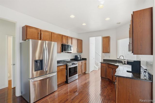 2240 Paddock Lane, Canton, MI 48188