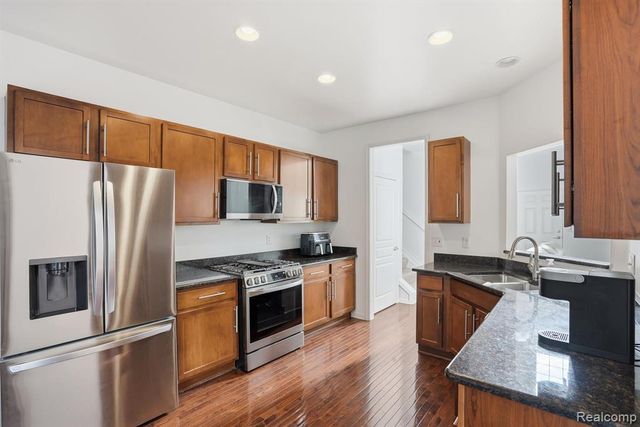 2240 Paddock Lane, Canton, MI 48188