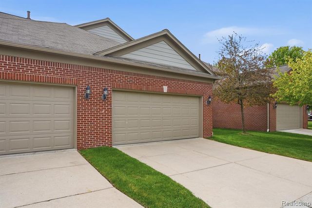 2240 Paddock Lane, Canton, MI 48188