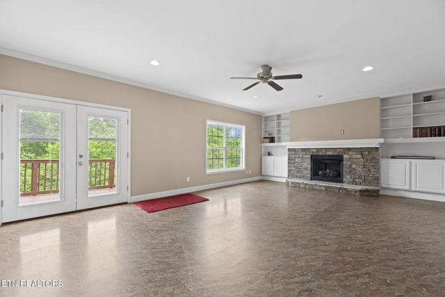 1820 Falling Waters Rd, Knoxville, TN 37922