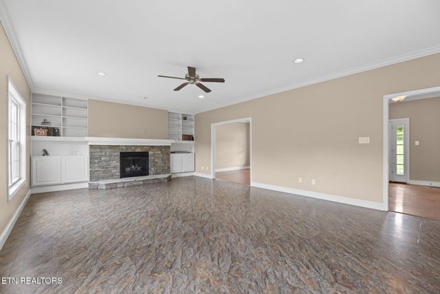 1820 Falling Waters Rd, Knoxville, TN 37922