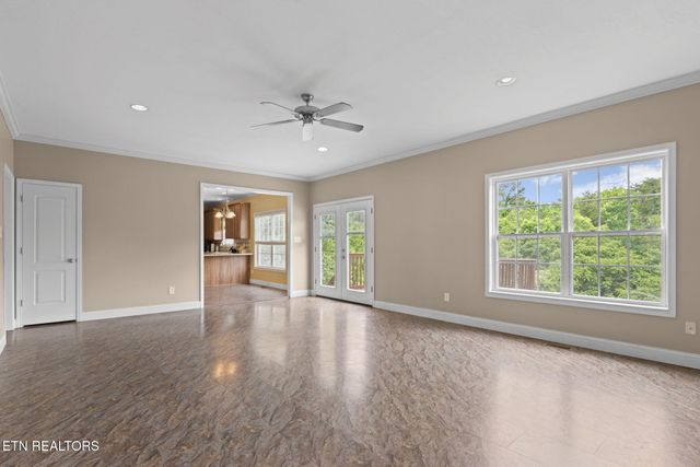 1820 Falling Waters Rd, Knoxville, TN 37922