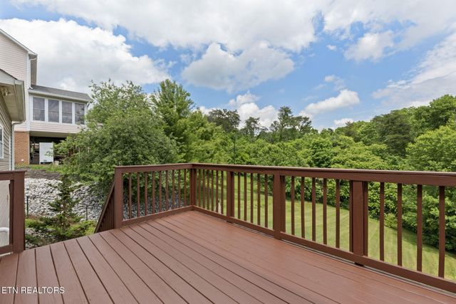 1820 Falling Waters Rd, Knoxville, TN 37922