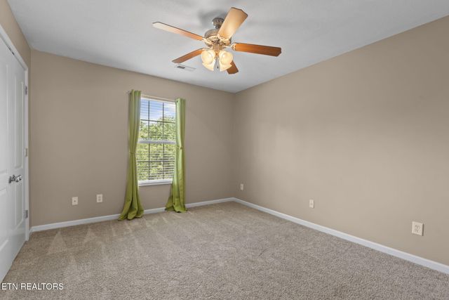 1820 Falling Waters Rd, Knoxville, TN 37922