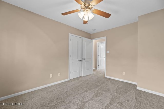 1820 Falling Waters Rd, Knoxville, TN 37922