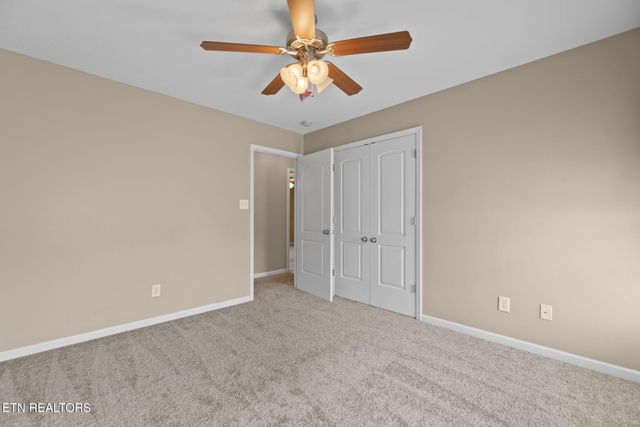1820 Falling Waters Rd, Knoxville, TN 37922