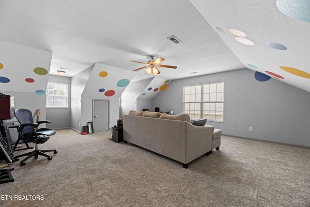 1820 Falling Waters Rd, Knoxville, TN 37922