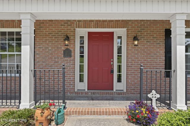 1820 Falling Waters Rd, Knoxville, TN 37922