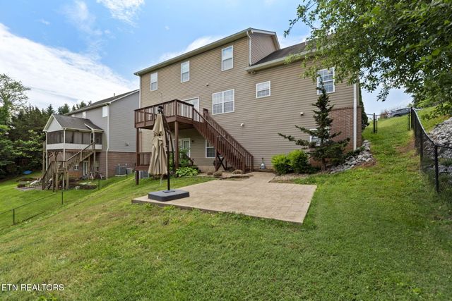 1820 Falling Waters Rd, Knoxville, TN 37922