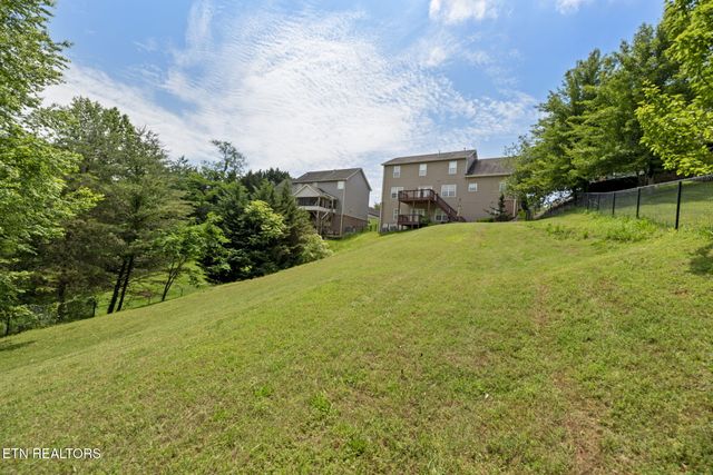1820 Falling Waters Rd, Knoxville, TN 37922