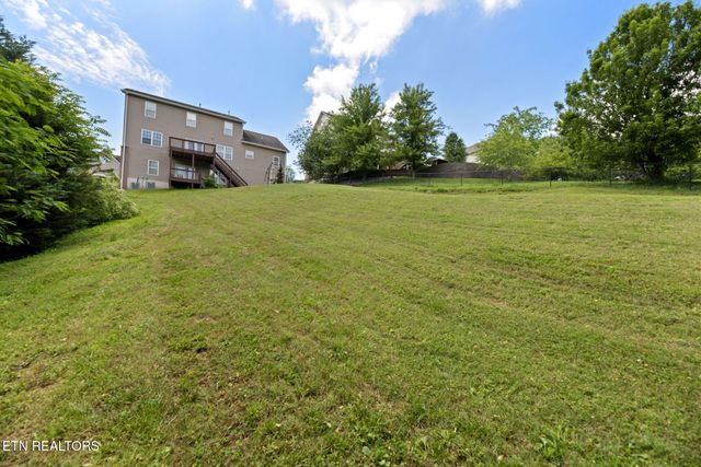 1820 Falling Waters Rd, Knoxville, TN 37922