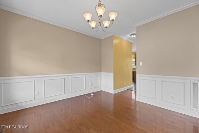 1820 Falling Waters Rd, Knoxville, TN 37922