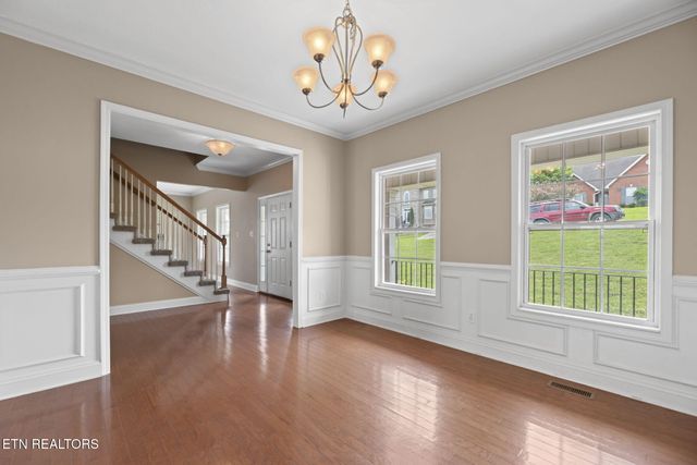 1820 Falling Waters Rd, Knoxville, TN 37922