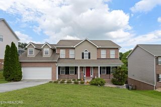 1820 Falling Waters Rd, Knoxville, TN 37922