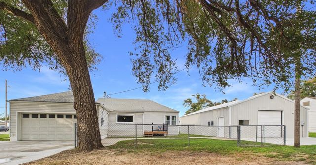 2444 S Hydraulic Ave, Wichita, KS 67216