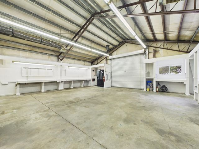 2444 S Hydraulic Ave, Wichita, KS 67216