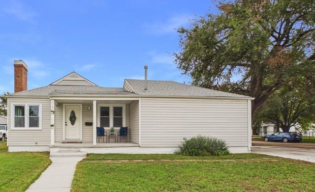 2444 S Hydraulic Ave, Wichita, KS 67216