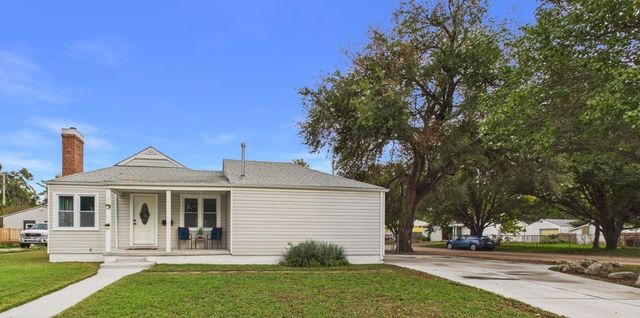 2444 S Hydraulic Ave, Wichita, KS 67216