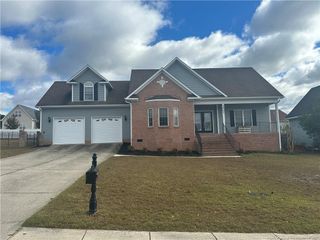 3907 Gaithersburg Lane, Hope Mills, NC 28348