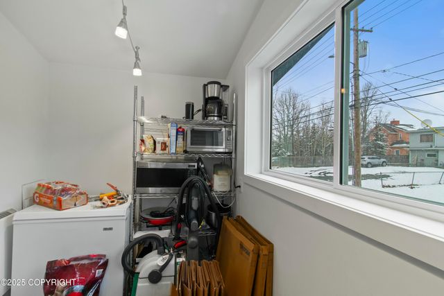 325 E 11th Avenue, Anchorage, AK 99501