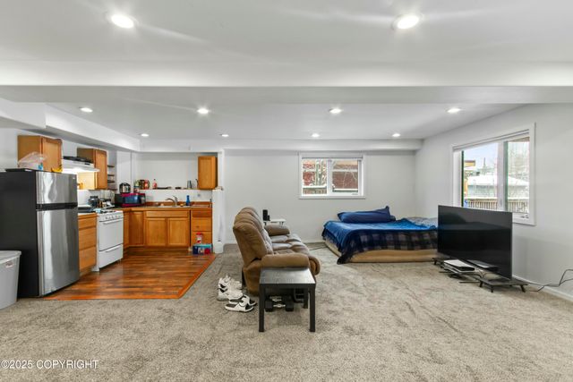 325 E 11th Avenue, Anchorage, AK 99501