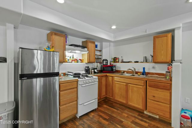 325 E 11th Avenue, Anchorage, AK 99501
