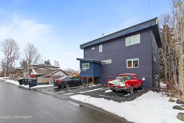 325 E 11th Avenue, Anchorage, AK 99501