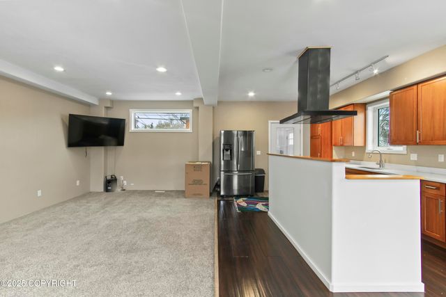 325 E 11th Avenue, Anchorage, AK 99501