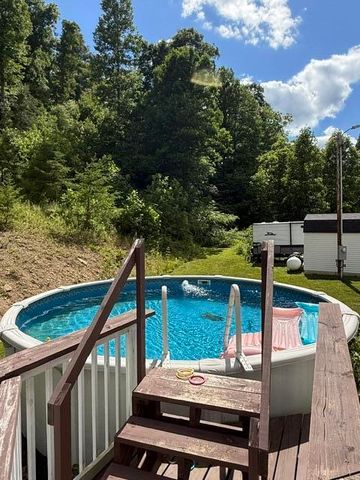 1560 Stamper Branch Road, Campton, KY 41301