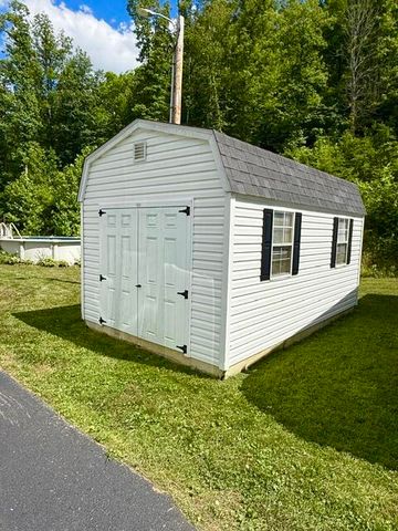 1560 Stamper Branch Road, Campton, KY 41301
