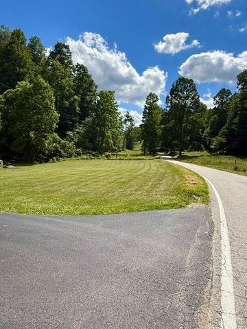 1560 Stamper Branch Road, Campton, KY 41301