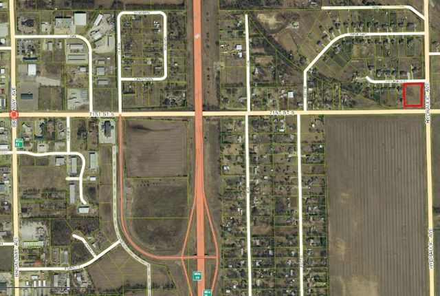 7153 S Hydraulic Ct, Haysville, KS 67060