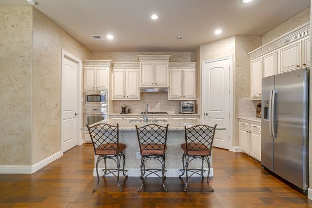 5060 Heritage Oaks Drive, Colleyville, TX 76034