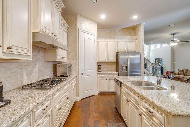 5060 Heritage Oaks Drive, Colleyville, TX 76034