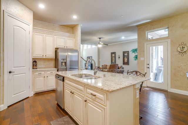 5060 Heritage Oaks Drive, Colleyville, TX 76034