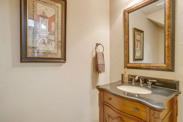 5060 Heritage Oaks Drive, Colleyville, TX 76034