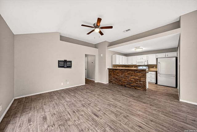 8534 Sir Galahad, San Antonio, TX 78240