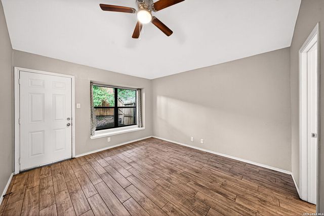 8534 Sir Galahad, San Antonio, TX 78240