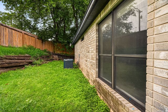 8534 Sir Galahad, San Antonio, TX 78240