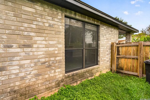 8534 Sir Galahad, San Antonio, TX 78240