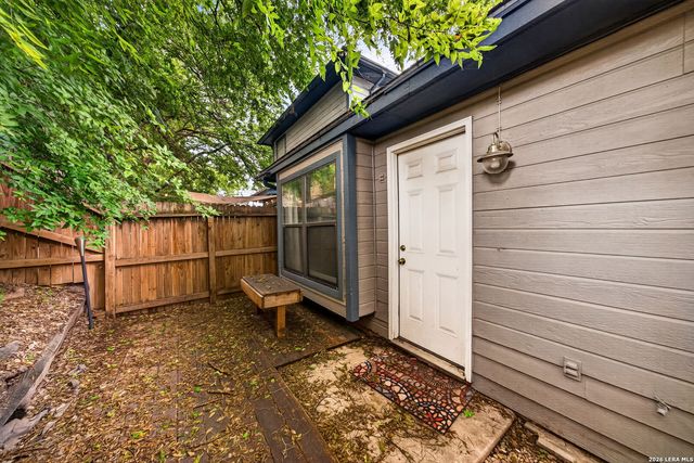 8534 Sir Galahad, San Antonio, TX 78240