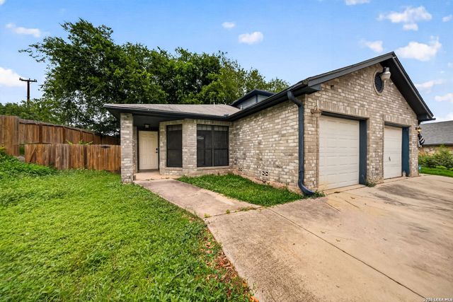 8534 Sir Galahad, San Antonio, TX 78240
