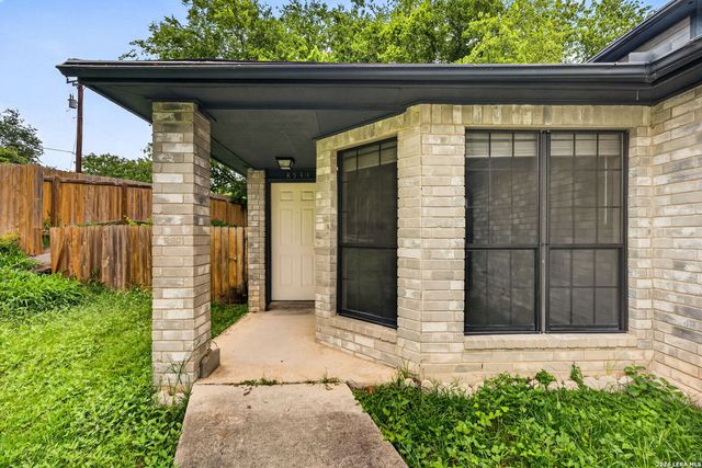 8534 Sir Galahad, San Antonio, TX 78240